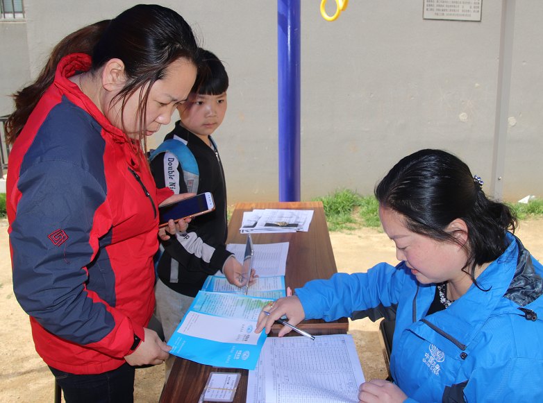 供水服務(wù)走進(jìn)社區(qū) 零距離與用戶(hù)溝通